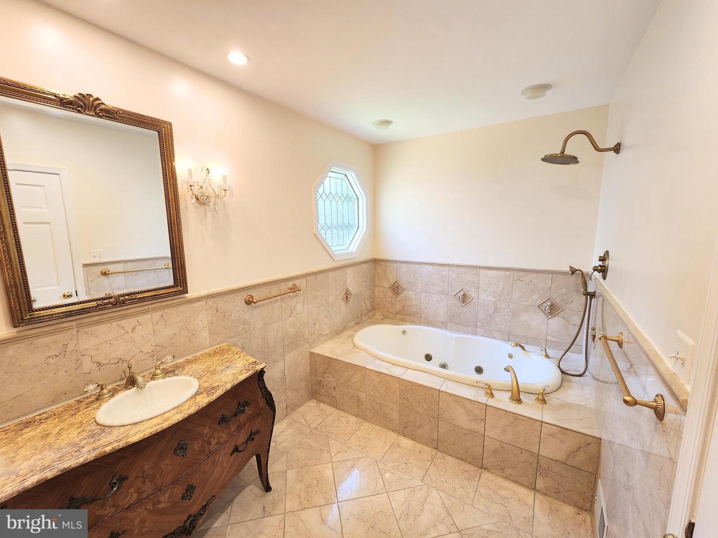 4224 VAN NESS ST NW, WASHINGTON, District Of Columbia 20016, 7 Bedrooms Bedrooms, ,6 BathroomsBathrooms,Residential,For sale,4224 VAN NESS ST NW,DCDC2193544 MLS # DCDC2193544