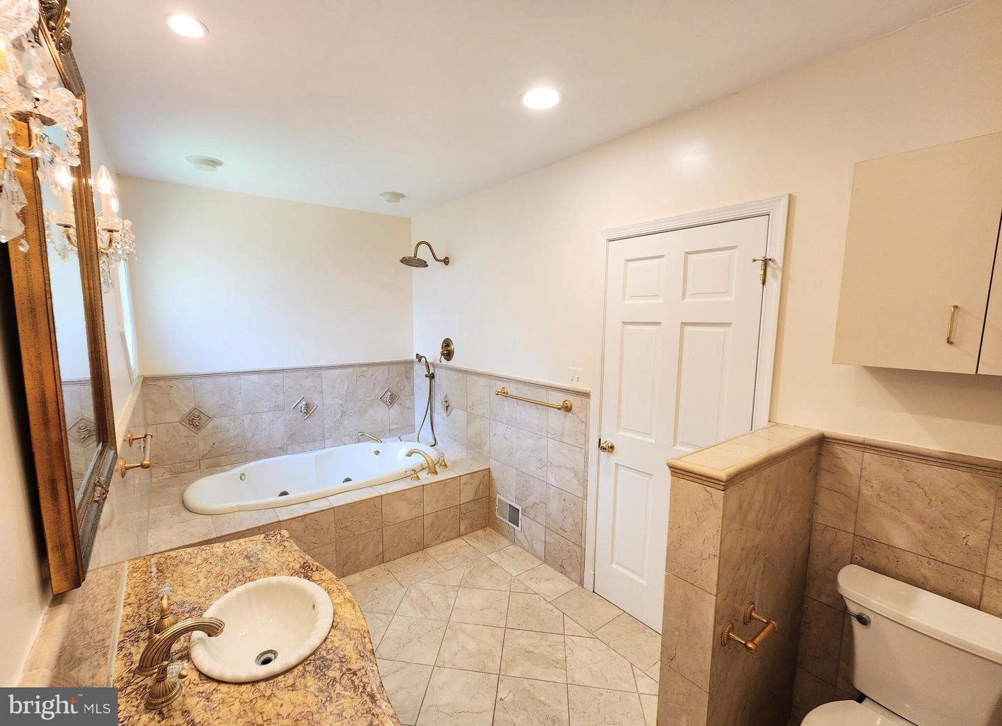4224 VAN NESS ST NW, WASHINGTON, District Of Columbia 20016, 7 Bedrooms Bedrooms, ,6 BathroomsBathrooms,Residential,For sale,4224 VAN NESS ST NW,DCDC2193544 MLS # DCDC2193544