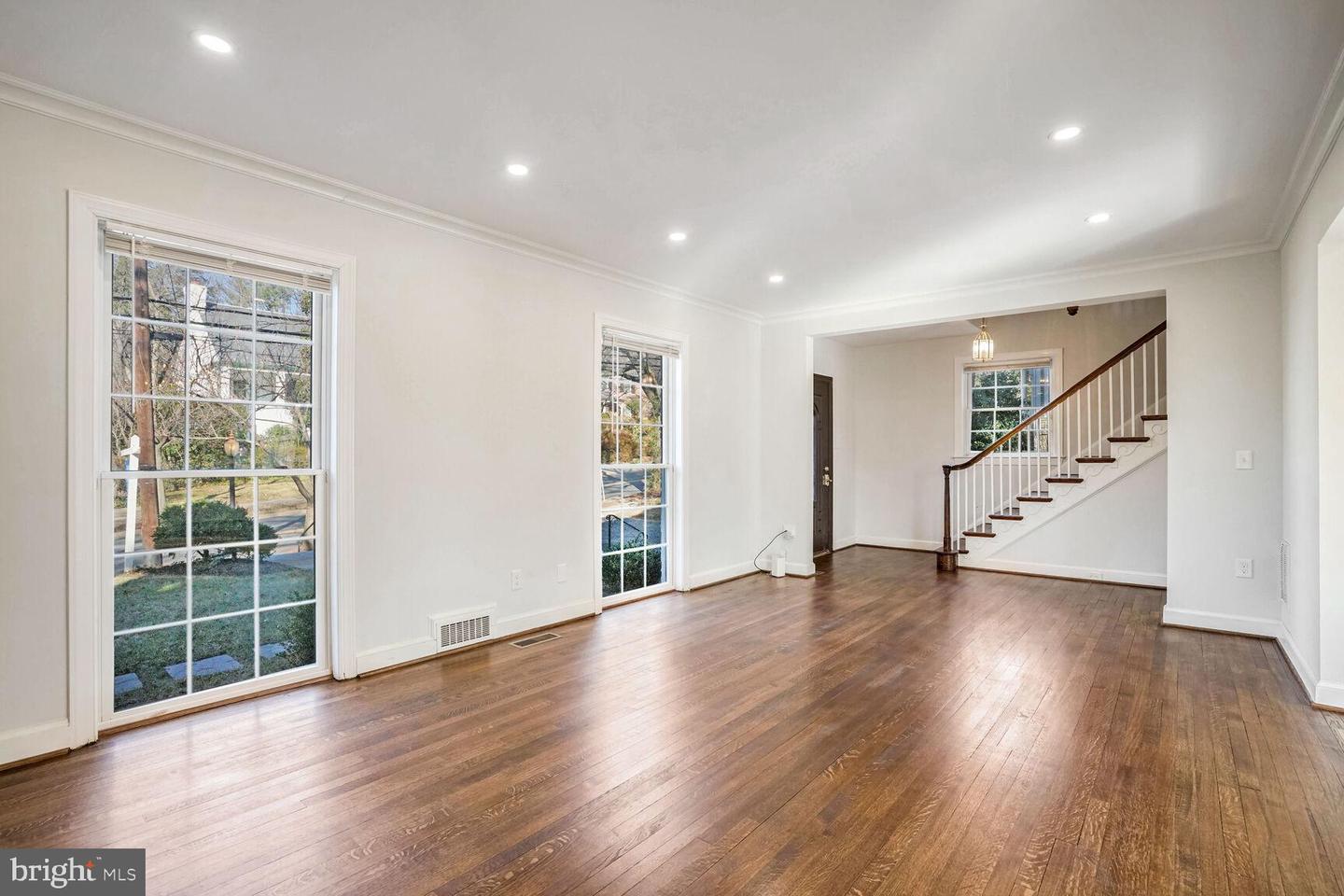 4224 VAN NESS ST NW, WASHINGTON, District Of Columbia 20016, 7 Bedrooms Bedrooms, ,6 BathroomsBathrooms,Residential,For sale,4224 VAN NESS ST NW,DCDC2193544 MLS # DCDC2193544