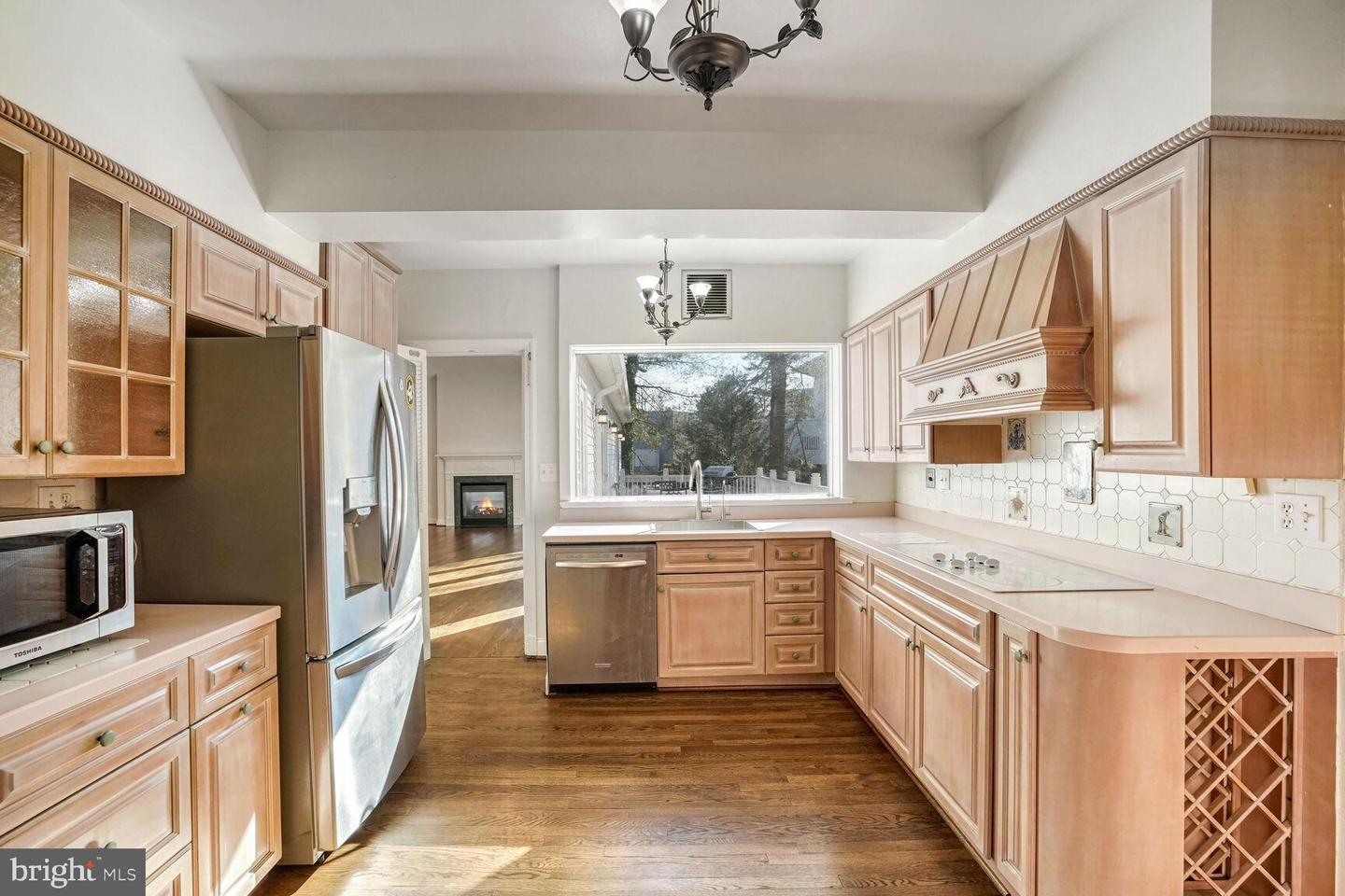 4224 VAN NESS ST NW, WASHINGTON, District Of Columbia 20016, 7 Bedrooms Bedrooms, ,6 BathroomsBathrooms,Residential,For sale,4224 VAN NESS ST NW,DCDC2193544 MLS # DCDC2193544