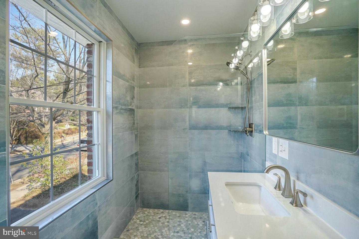 4224 VAN NESS ST NW, WASHINGTON, District Of Columbia 20016, 7 Bedrooms Bedrooms, ,6 BathroomsBathrooms,Residential,For sale,4224 VAN NESS ST NW,DCDC2193544 MLS # DCDC2193544