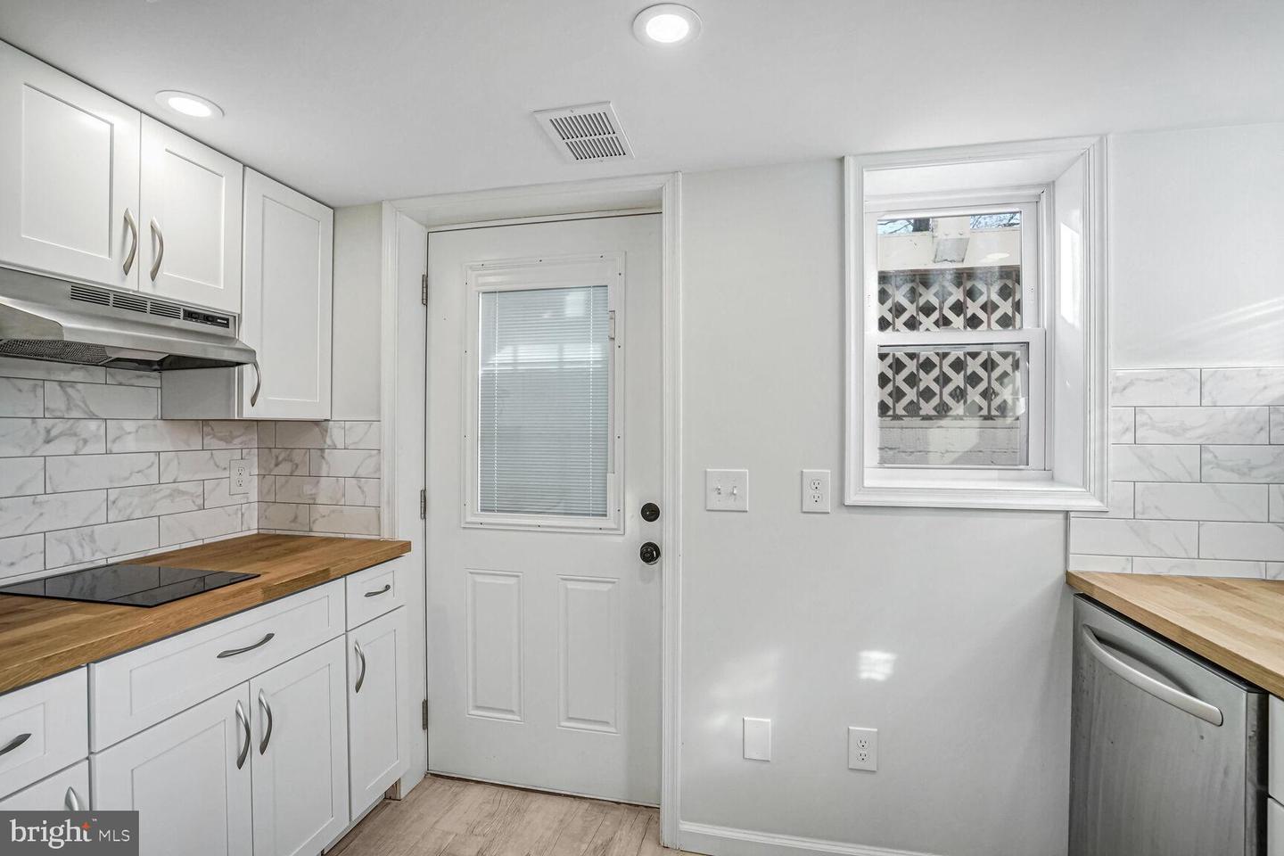 4224 VAN NESS ST NW, WASHINGTON, District Of Columbia 20016, 7 Bedrooms Bedrooms, ,6 BathroomsBathrooms,Residential,For sale,4224 VAN NESS ST NW,DCDC2193544 MLS # DCDC2193544
