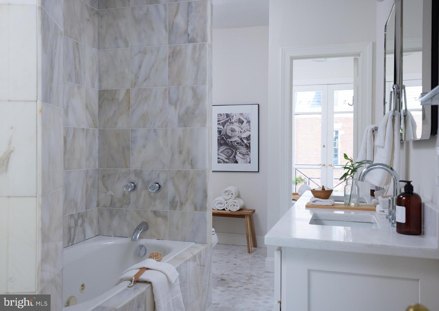 1802 KALORAMA SQ NW #16, WASHINGTON, District Of Columbia 20008, 4 Bedrooms Bedrooms, ,4 BathroomsBathrooms,Residential,For sale,1802 KALORAMA SQ NW #16,DCDC2193616 MLS # DCDC2193616