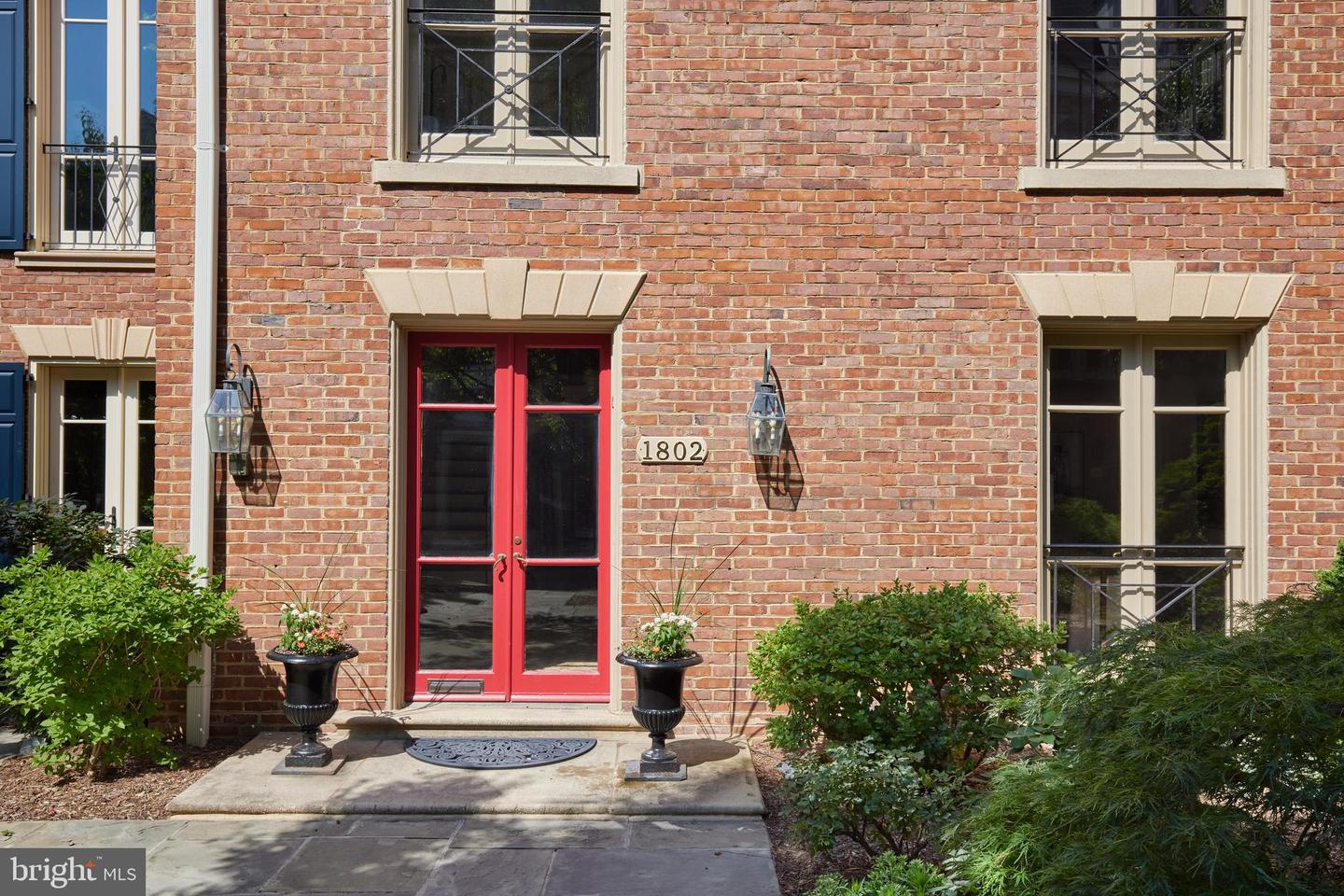 1802 KALORAMA SQ NW #16, WASHINGTON, District Of Columbia 20008, 4 Bedrooms Bedrooms, ,4 BathroomsBathrooms,Residential,For sale,1802 KALORAMA SQ NW #16,DCDC2193616 MLS # DCDC2193616