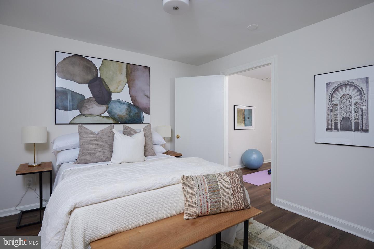1802 KALORAMA SQ NW #16, WASHINGTON, District Of Columbia 20008, 4 Bedrooms Bedrooms, ,4 BathroomsBathrooms,Residential,For sale,1802 KALORAMA SQ NW #16,DCDC2193616 MLS # DCDC2193616