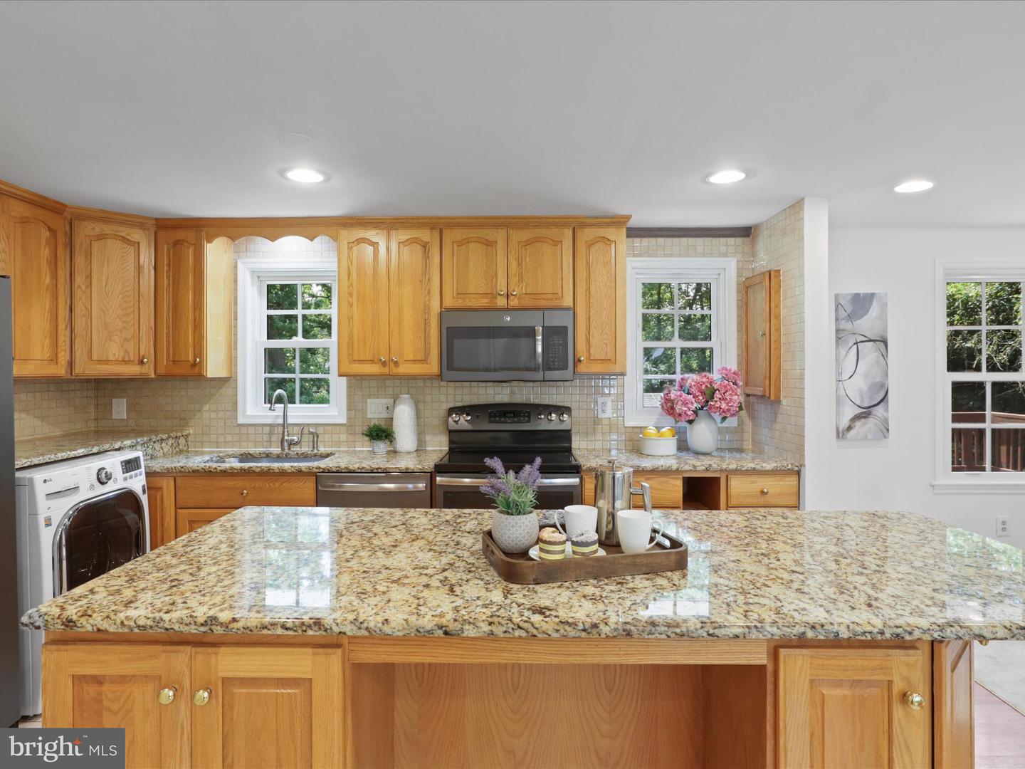 6224 THORNWOOD DR, ALEXANDRIA, Virginia 22310, 5 Bedrooms Bedrooms, ,3 BathroomsBathrooms,Residential,For sale,6224 THORNWOOD DR,VAFX2233566 MLS # VAFX2233566