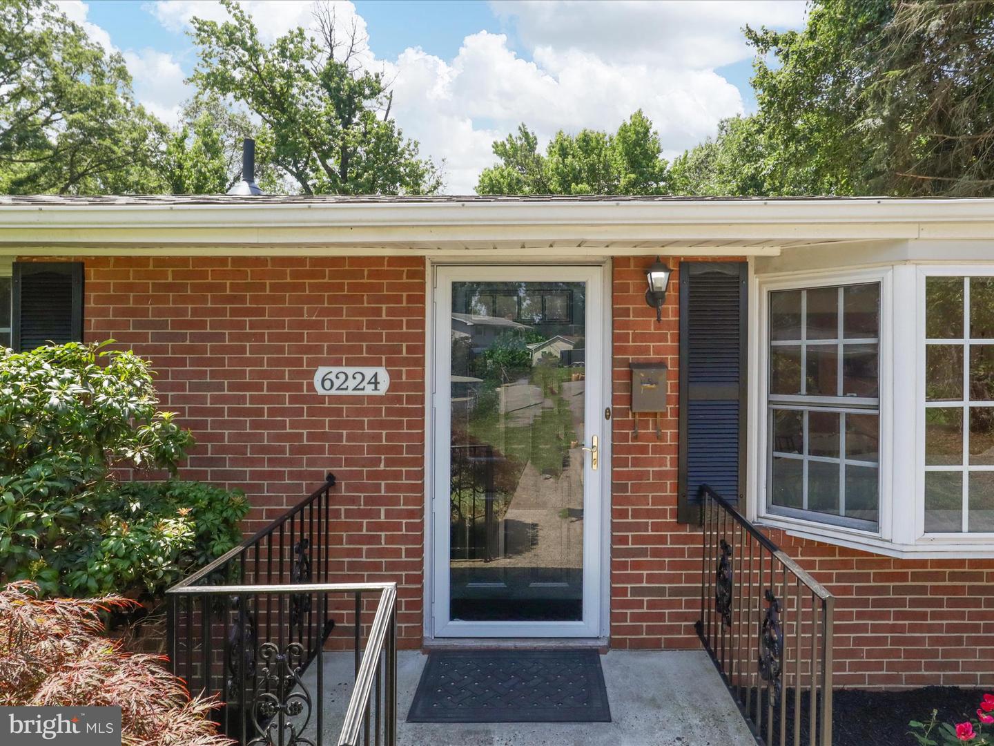 6224 THORNWOOD DR, ALEXANDRIA, Virginia 22310, 5 Bedrooms Bedrooms, ,3 BathroomsBathrooms,Residential,For sale,6224 THORNWOOD DR,VAFX2233566 MLS # VAFX2233566