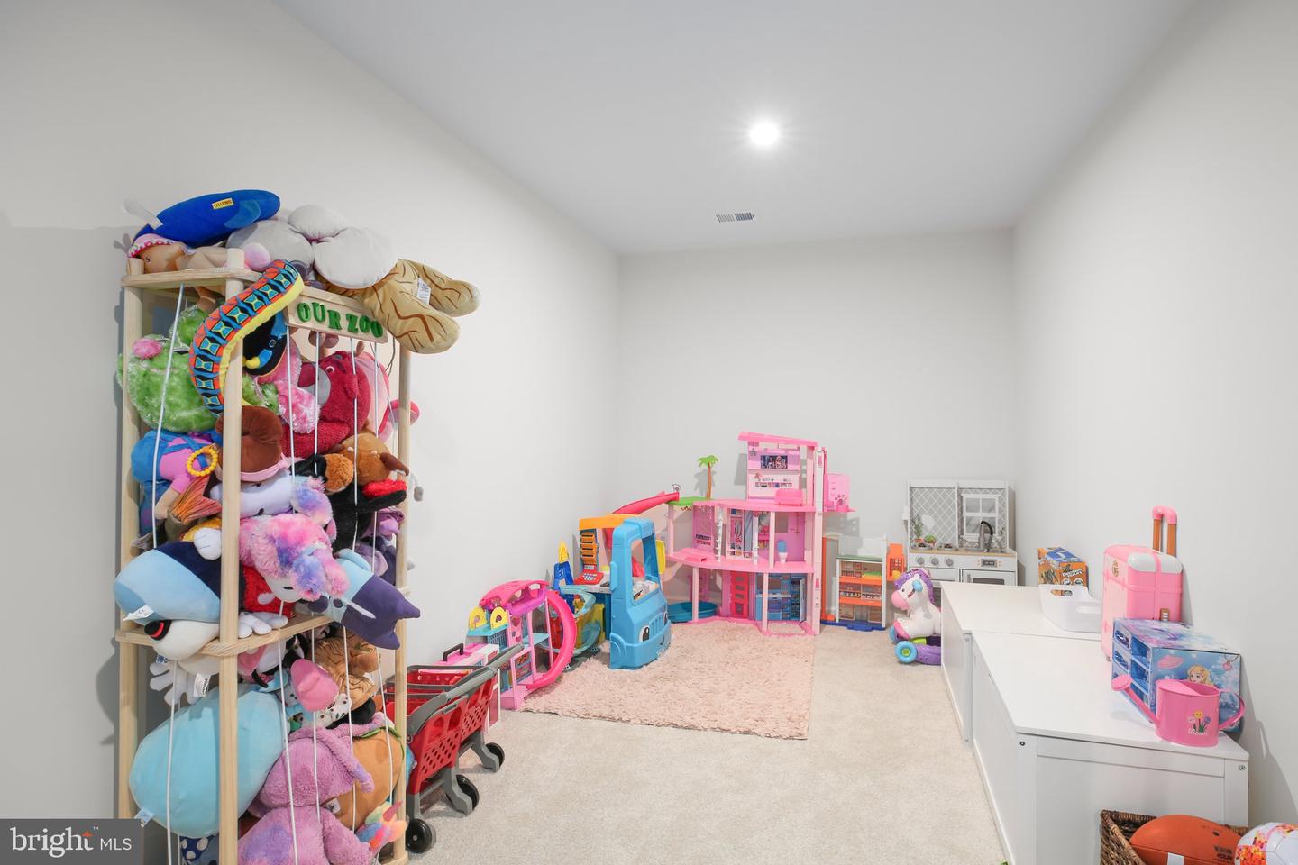 2213 RUFFINS RESERVE WAY, FREDERICKSBURG, Virginia 22408, 4 Bedrooms Bedrooms, ,3 BathroomsBathrooms,Residential,For sale,2213 RUFFINS RESERVE WAY,VASP2032188 MLS # VASP2032188