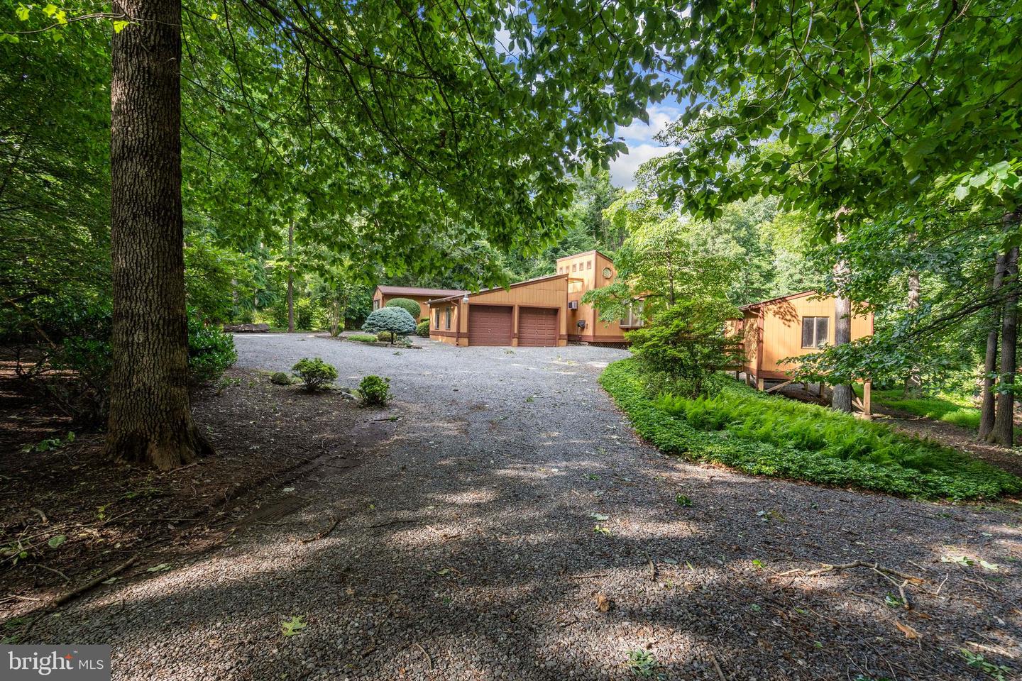 341 RIVER BEND RD, GREAT FALLS, Virginia 22066, 3 Bedrooms Bedrooms, ,4 BathroomsBathrooms,Residential,For sale,341 RIVER BEND RD,VAFX2233758 MLS # VAFX2233758