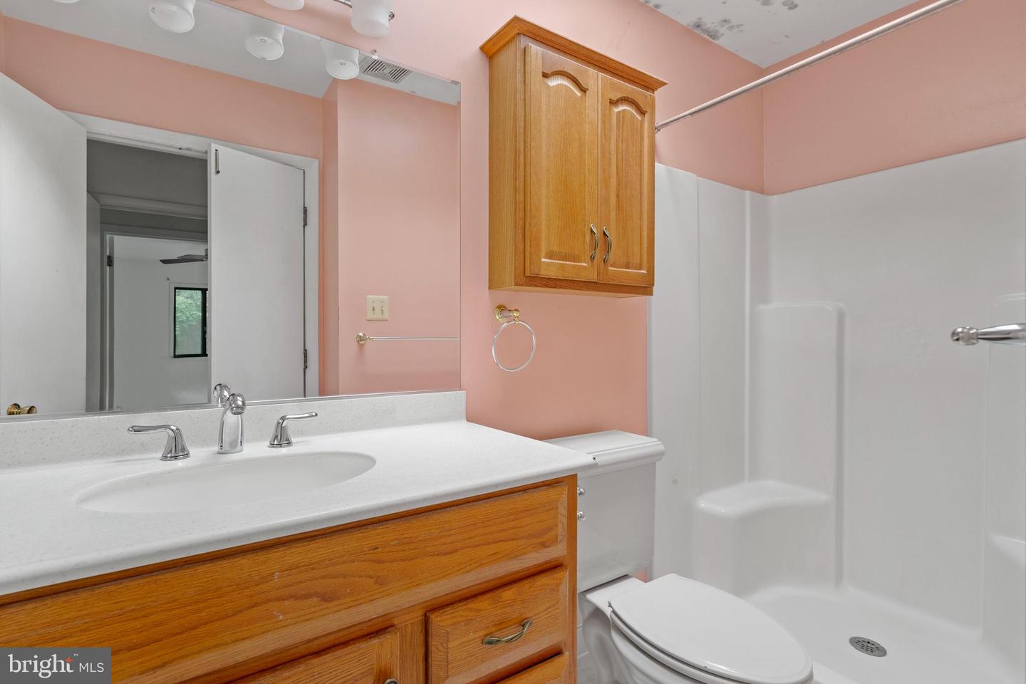 341 RIVER BEND RD, GREAT FALLS, Virginia 22066, 3 Bedrooms Bedrooms, ,4 BathroomsBathrooms,Residential,For sale,341 RIVER BEND RD,VAFX2233758 MLS # VAFX2233758
