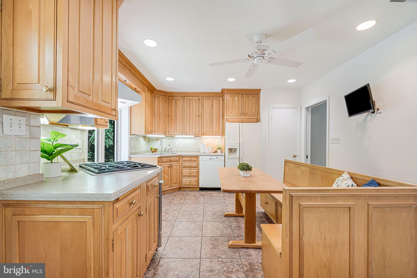 3122 VINEWOOD PL, FALLS CHURCH, Virginia 22044, 5 Bedrooms Bedrooms, ,3 BathroomsBathrooms,Residential,For sale,3122 VINEWOOD PL,VAFX2235760 MLS # VAFX2235760