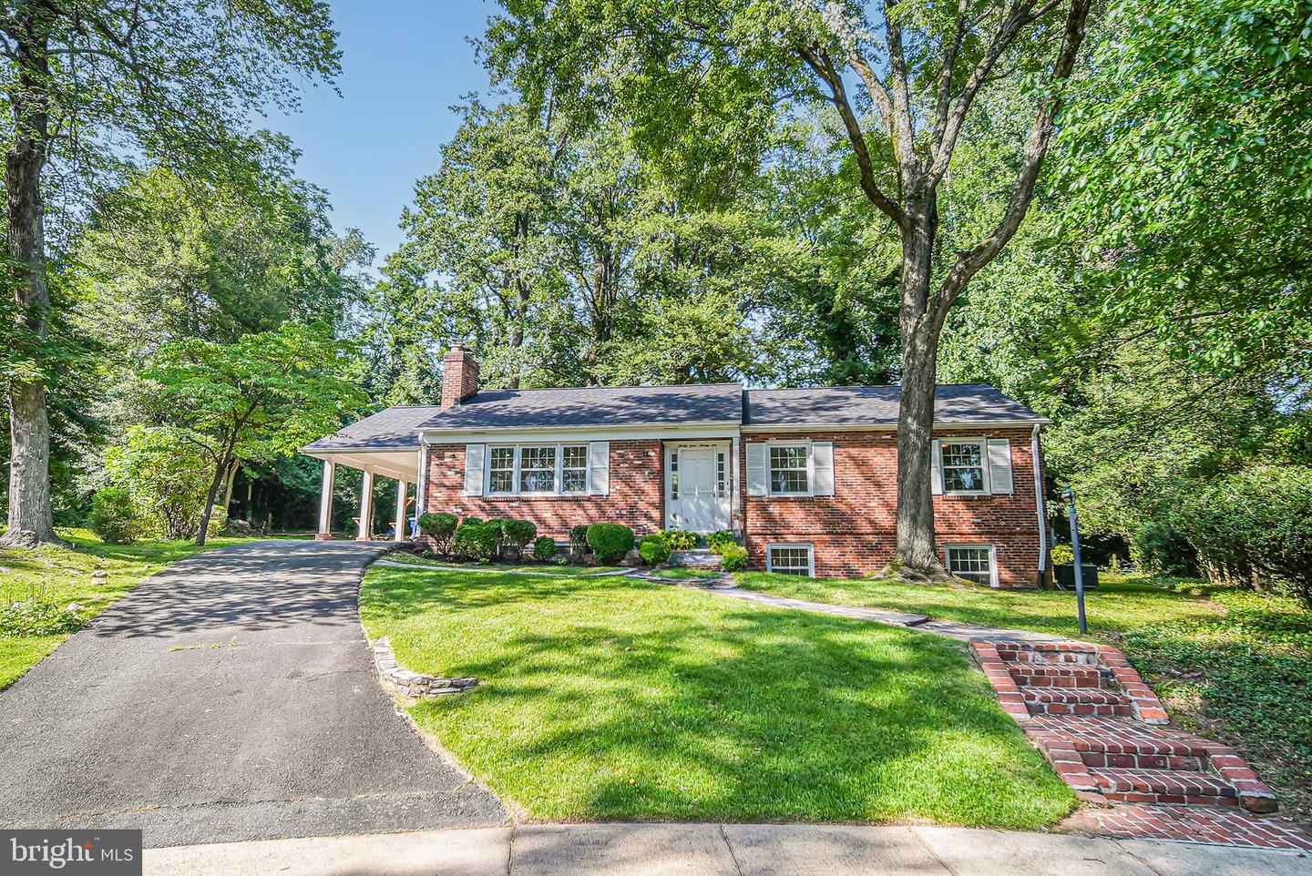 3122 VINEWOOD PL, FALLS CHURCH, Virginia 22044, 5 Bedrooms Bedrooms, ,3 BathroomsBathrooms,Residential,For sale,3122 VINEWOOD PL,VAFX2235760 MLS # VAFX2235760