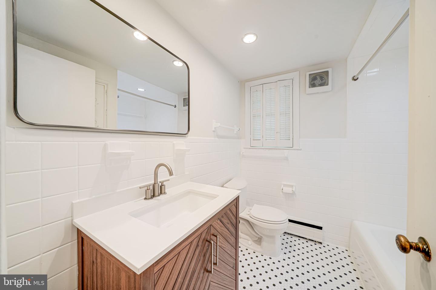 3122 VINEWOOD PL, FALLS CHURCH, Virginia 22044, 5 Bedrooms Bedrooms, ,3 BathroomsBathrooms,Residential,For sale,3122 VINEWOOD PL,VAFX2235760 MLS # VAFX2235760