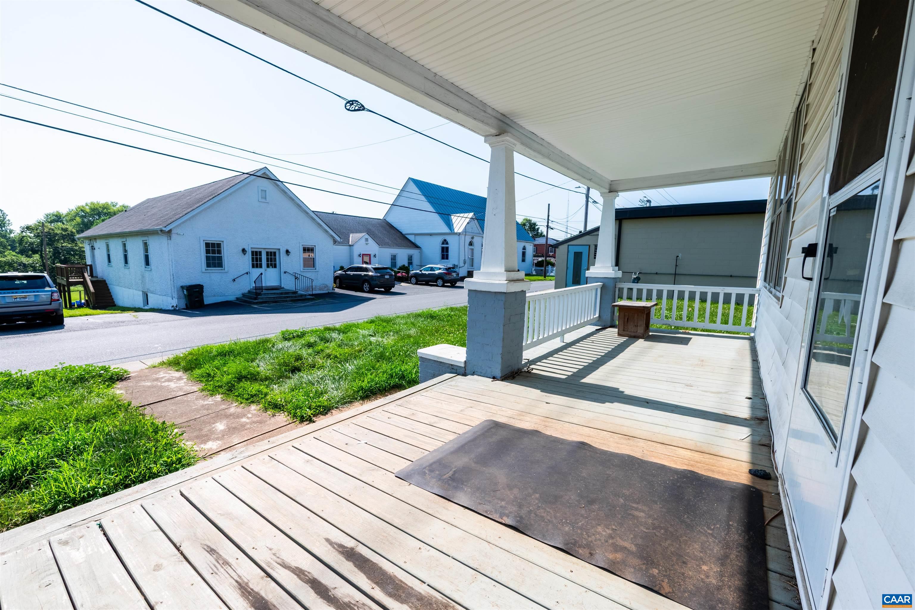 131 FORD AVE, STANARDSVILLE, Virginia 22973, 3 Bedrooms Bedrooms, ,2 BathroomsBathrooms,Residential,Farmhouse Living,131 FORD AVE,666129 MLS # 666129