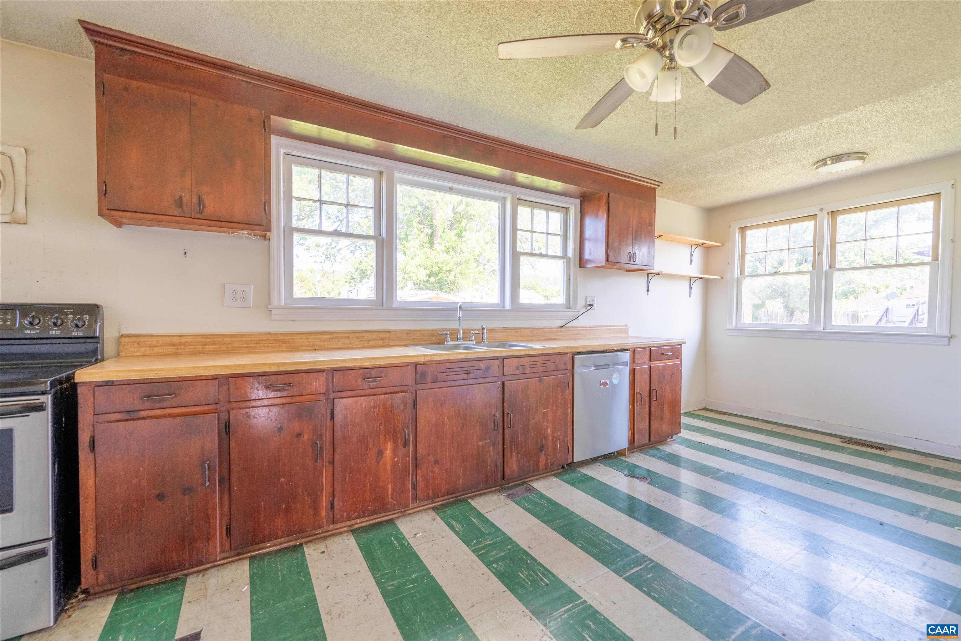 131 FORD AVE, STANARDSVILLE, Virginia 22973, 3 Bedrooms Bedrooms, ,2 BathroomsBathrooms,Residential,Farmhouse Living,131 FORD AVE,666129 MLS # 666129