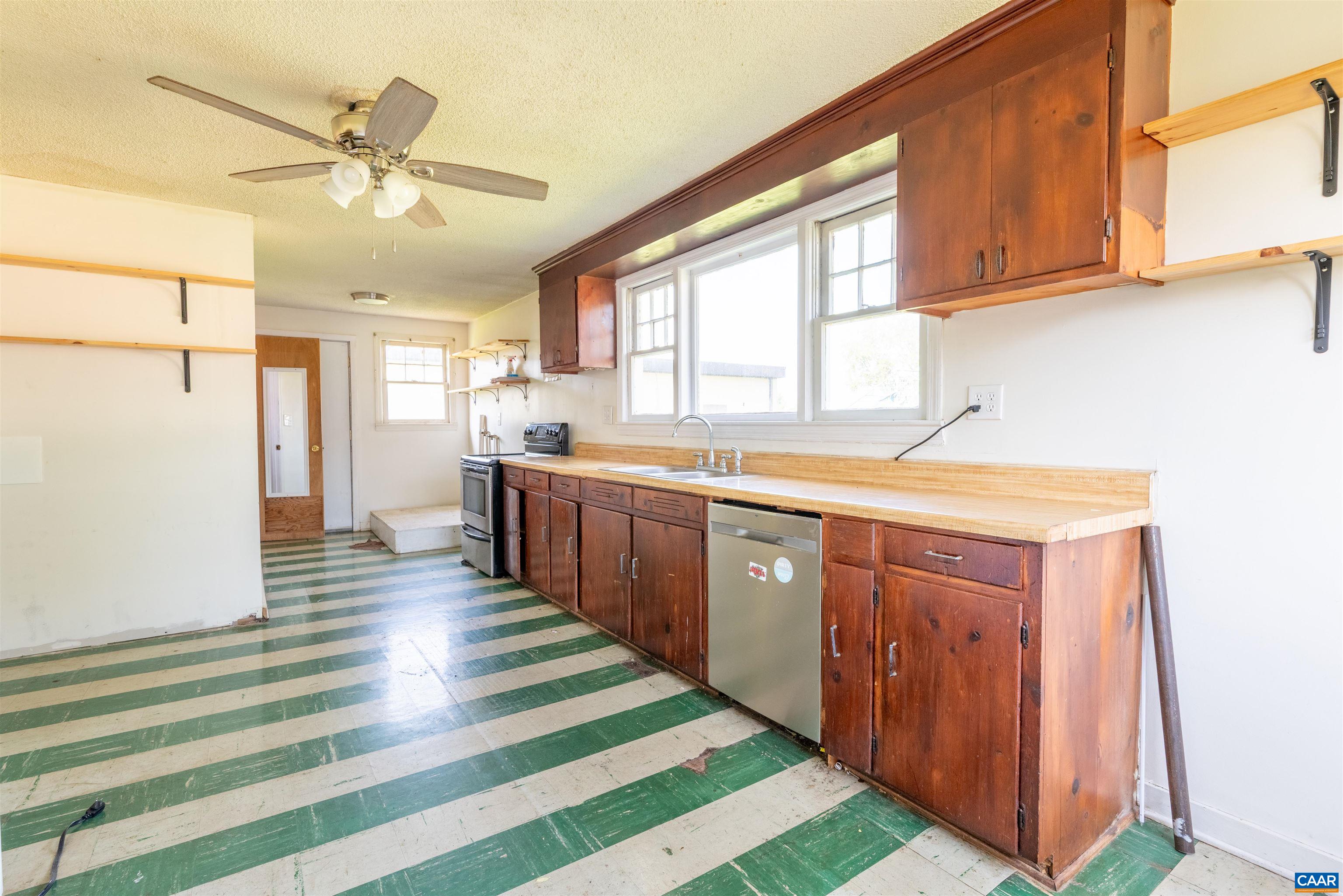 131 FORD AVE, STANARDSVILLE, Virginia 22973, 3 Bedrooms Bedrooms, ,2 BathroomsBathrooms,Residential,Farmhouse Living,131 FORD AVE,666129 MLS # 666129
