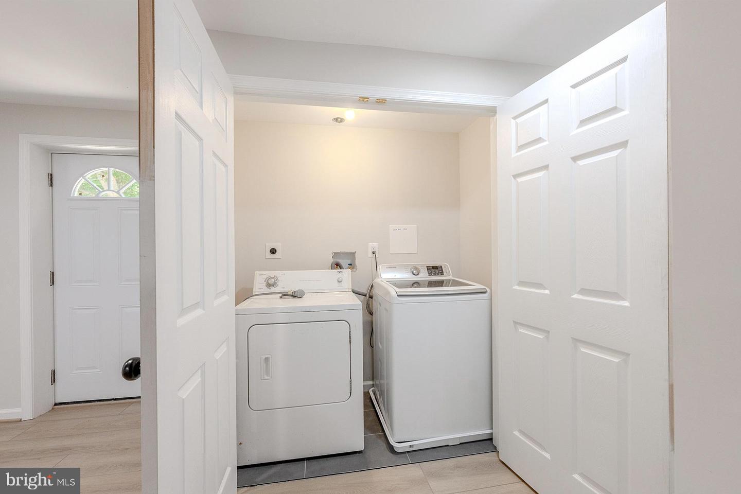 8032 GRACIE DR, MANASSAS, Virginia 20112, 6 Bedrooms Bedrooms, ,4 BathroomsBathrooms,Residential,For sale,8032 GRACIE DR,VAPW2094210 MLS # VAPW2094210