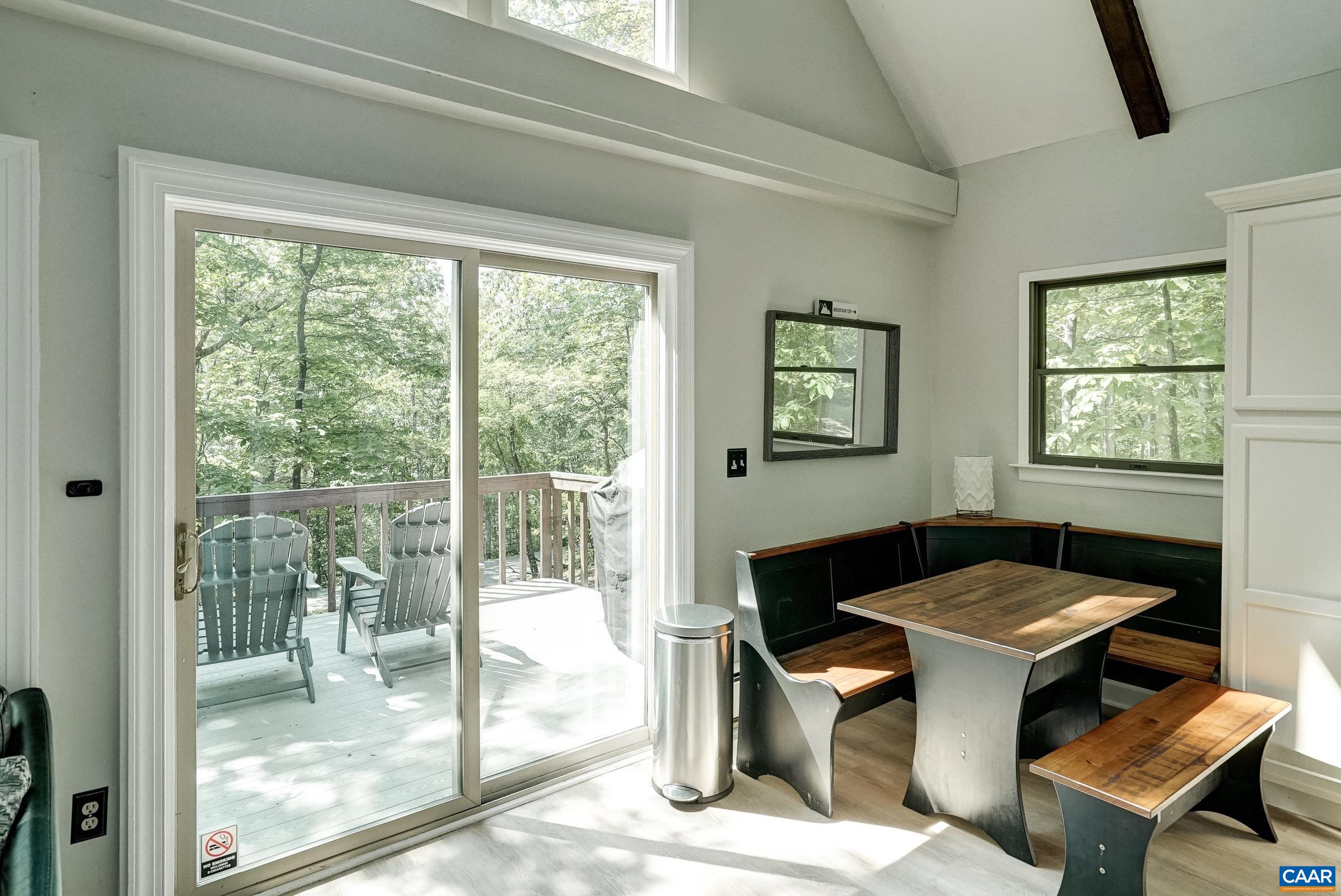 Cozy eat-in dining area in the kitchen.
