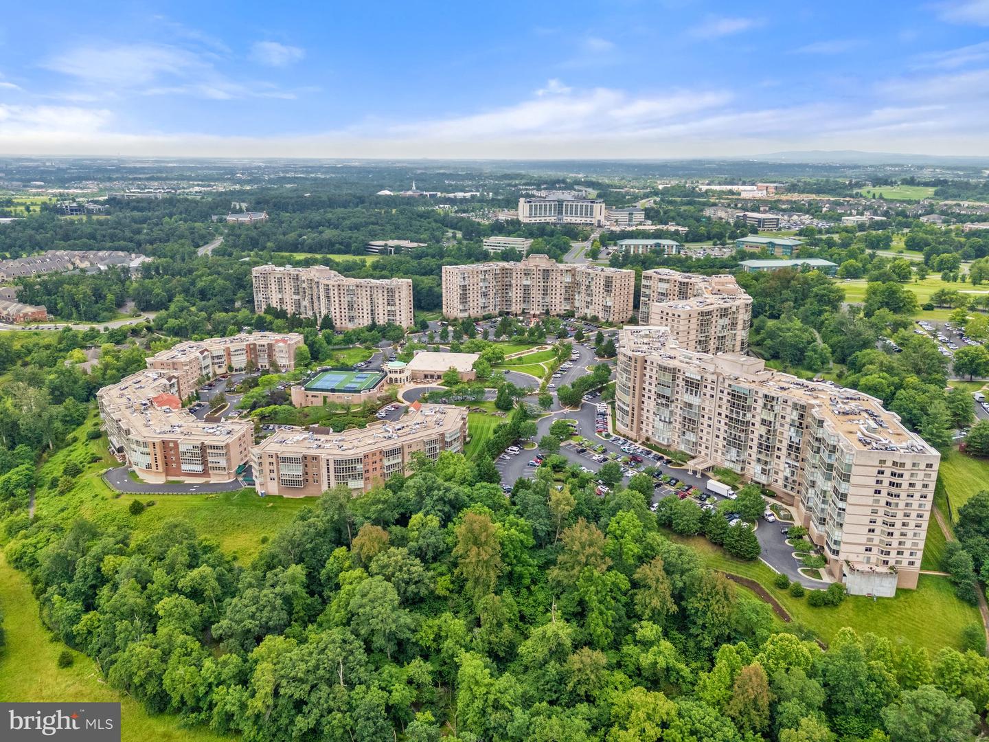 19355 CYPRESS RIDGE TER #401, LEESBURG, Virginia 20176, 3 Bedrooms Bedrooms, ,2 BathroomsBathrooms,Residential,For sale,19355 CYPRESS RIDGE TER #401,VALO2096392 MLS # VALO2096392