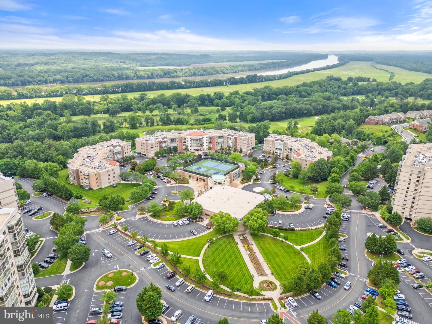 19355 CYPRESS RIDGE TER #401, LEESBURG, Virginia 20176, 3 Bedrooms Bedrooms, ,2 BathroomsBathrooms,Residential,For sale,19355 CYPRESS RIDGE TER #401,VALO2096392 MLS # VALO2096392