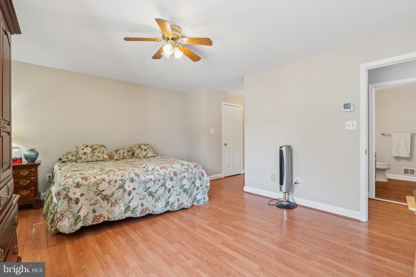 7708 CASTLEBURY CT, WARRENTON, Virginia 20186, 3 Bedrooms Bedrooms, ,2 BathroomsBathrooms,Residential,For sale,7708 CASTLEBURY CT,VAFQ2016668 MLS # VAFQ2016668