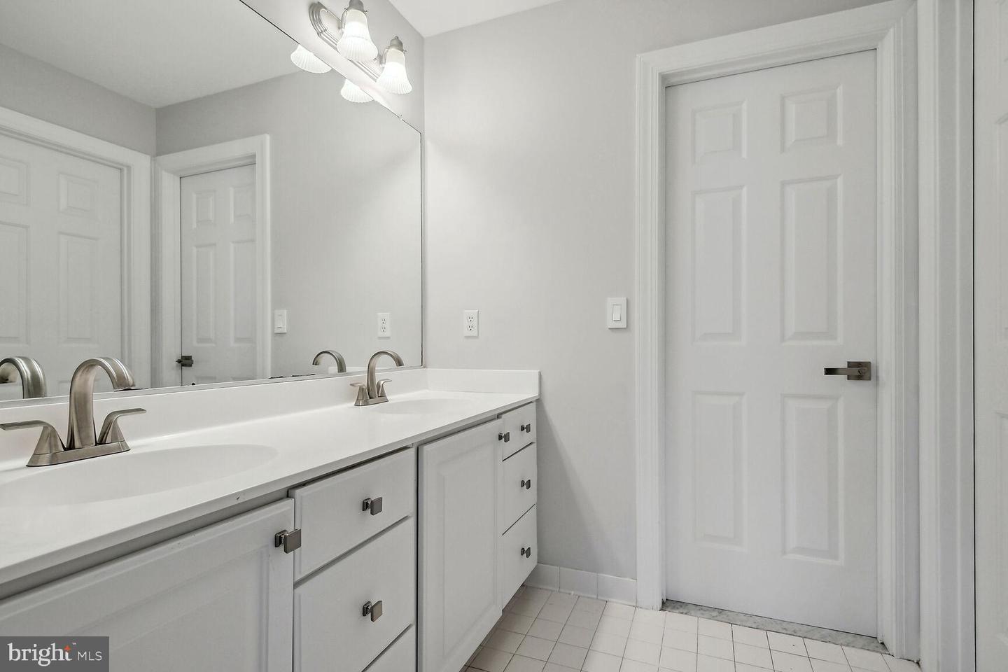 43801 TIMBERBROOKE PL, ASHBURN, Virginia 20147, 5 Bedrooms Bedrooms, ,4 BathroomsBathrooms,Residential,For sale,43801 TIMBERBROOKE PL,VALO2096698 MLS # VALO2096698