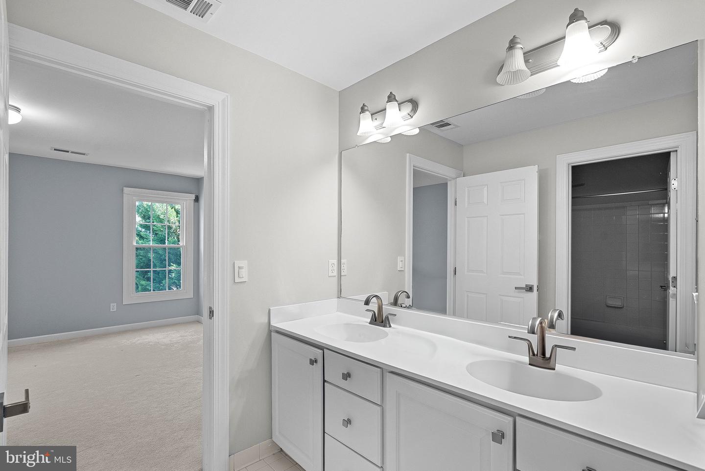 43801 TIMBERBROOKE PL, ASHBURN, Virginia 20147, 5 Bedrooms Bedrooms, ,4 BathroomsBathrooms,Residential,For sale,43801 TIMBERBROOKE PL,VALO2096698 MLS # VALO2096698