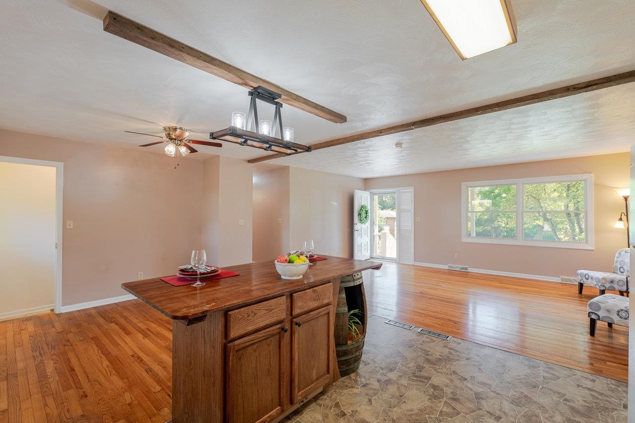 405 CEDAR ST, HARRISONBURG, Virginia 22801, 3 Bedrooms Bedrooms, ,1 BathroomBathrooms,Residential,405 CEDAR ST,666177 MLS # 666177