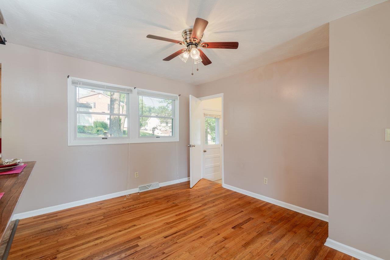 405 CEDAR ST, HARRISONBURG, Virginia 22801, 3 Bedrooms Bedrooms, ,1 BathroomBathrooms,Residential,405 CEDAR ST,666177 MLS # 666177