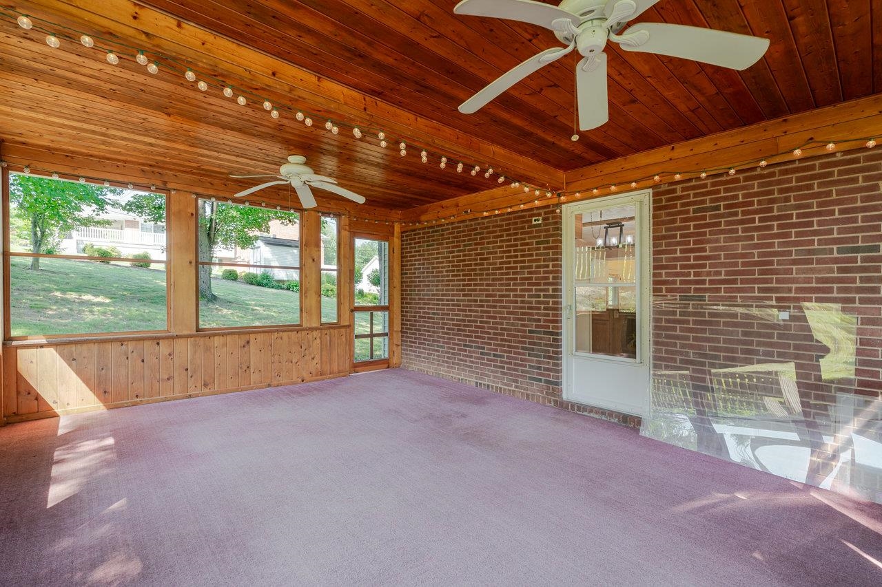 405 CEDAR ST, HARRISONBURG, Virginia 22801, 3 Bedrooms Bedrooms, ,1 BathroomBathrooms,Residential,405 CEDAR ST,666177 MLS # 666177