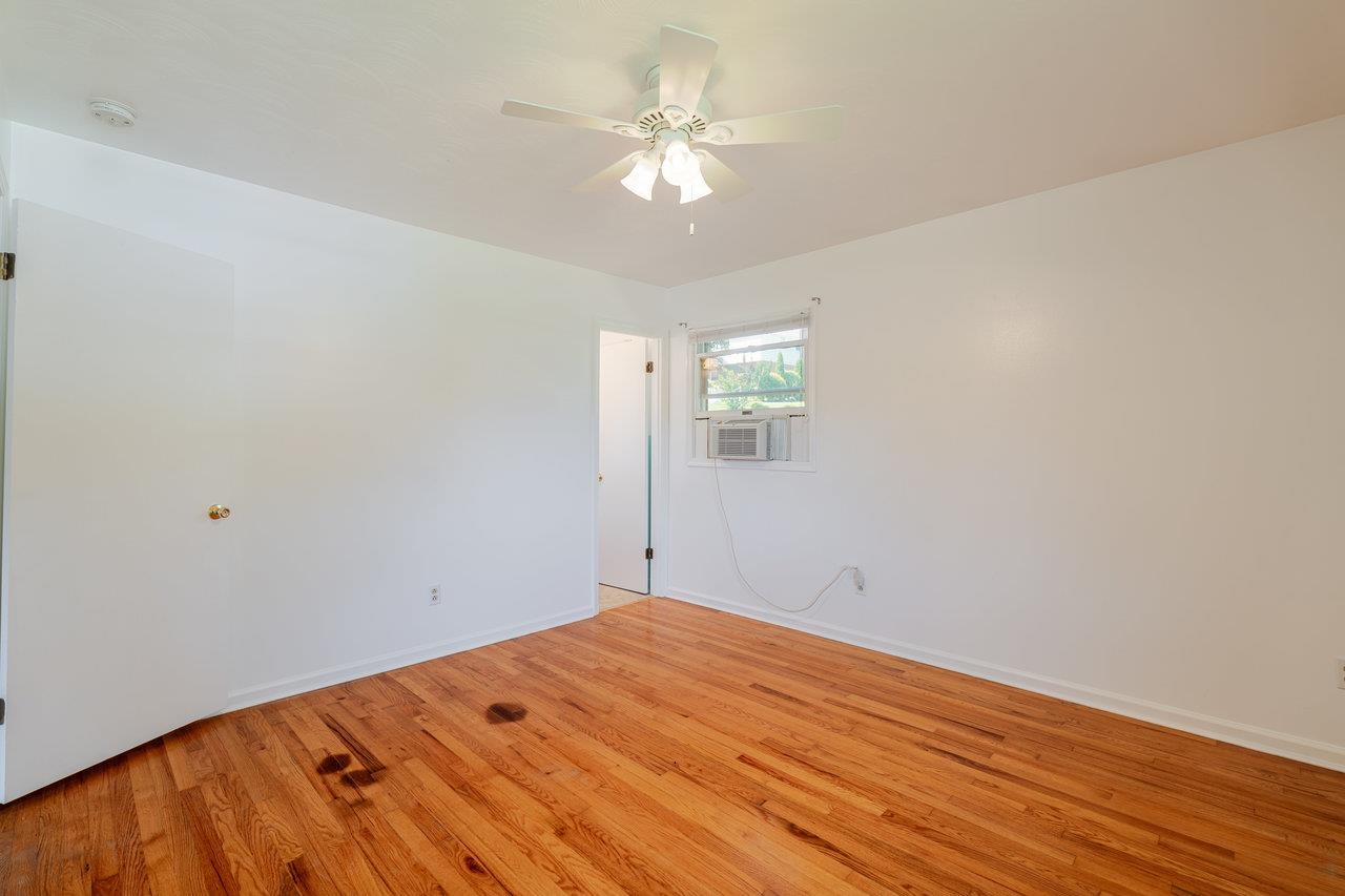 405 CEDAR ST, HARRISONBURG, Virginia 22801, 3 Bedrooms Bedrooms, ,1 BathroomBathrooms,Residential,405 CEDAR ST,666177 MLS # 666177