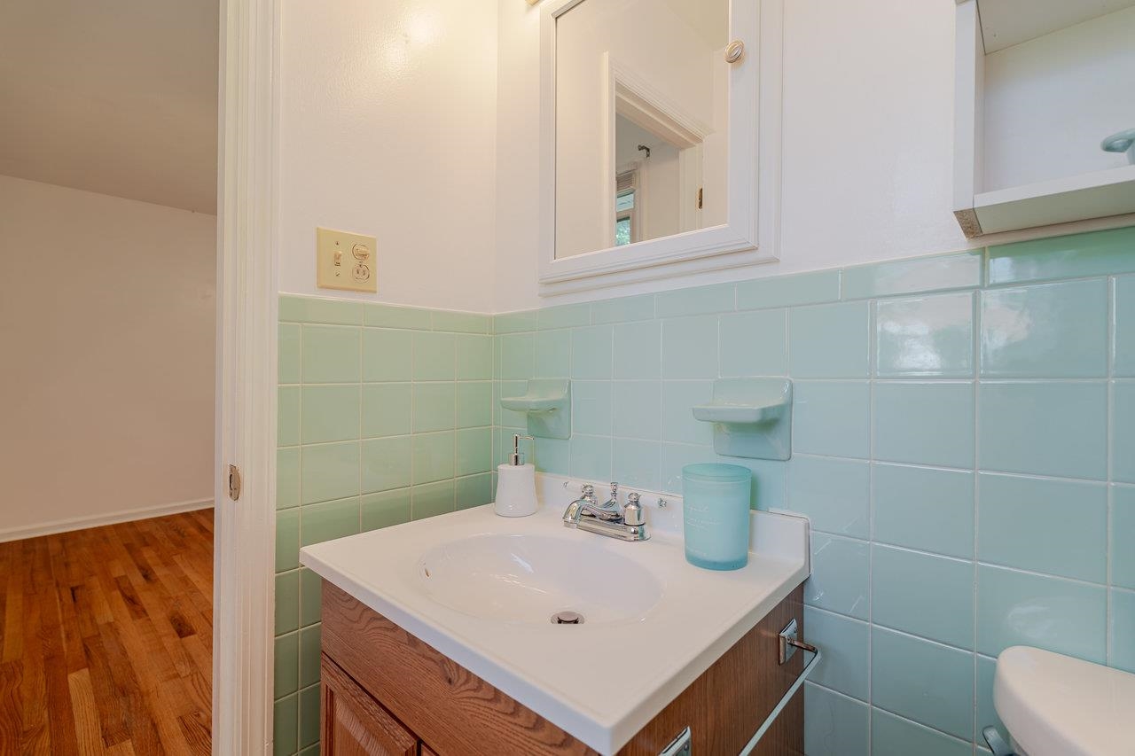 405 CEDAR ST, HARRISONBURG, Virginia 22801, 3 Bedrooms Bedrooms, ,1 BathroomBathrooms,Residential,405 CEDAR ST,666177 MLS # 666177