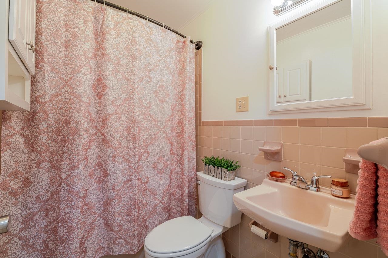 405 CEDAR ST, HARRISONBURG, Virginia 22801, 3 Bedrooms Bedrooms, ,1 BathroomBathrooms,Residential,405 CEDAR ST,666177 MLS # 666177