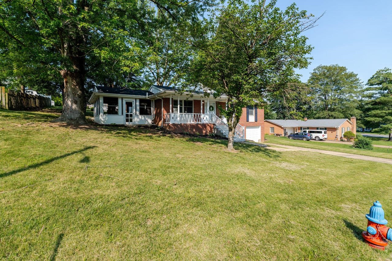 405 CEDAR ST, HARRISONBURG, Virginia 22801, 3 Bedrooms Bedrooms, ,1 BathroomBathrooms,Residential,405 CEDAR ST,666177 MLS # 666177