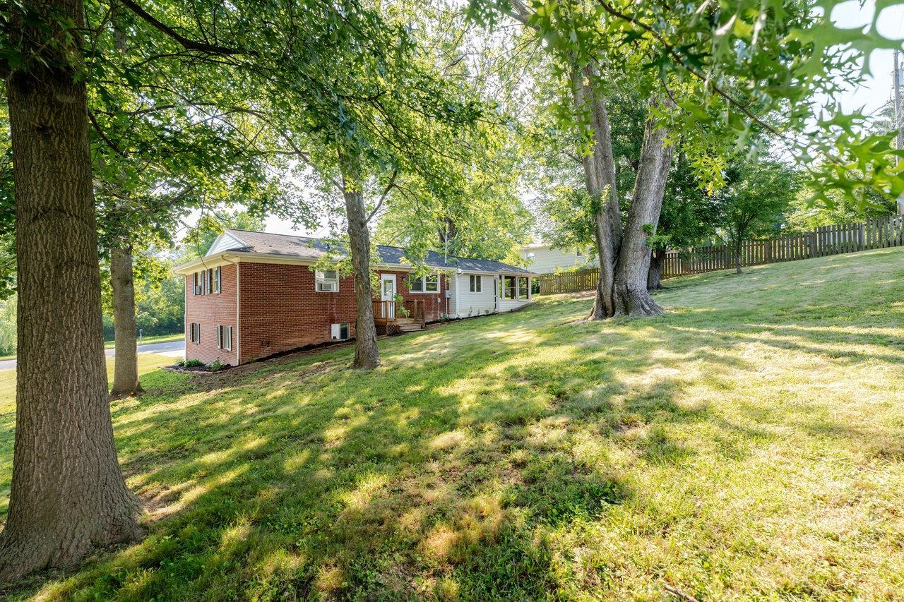 405 CEDAR ST, HARRISONBURG, Virginia 22801, 3 Bedrooms Bedrooms, ,1 BathroomBathrooms,Residential,405 CEDAR ST,666177 MLS # 666177