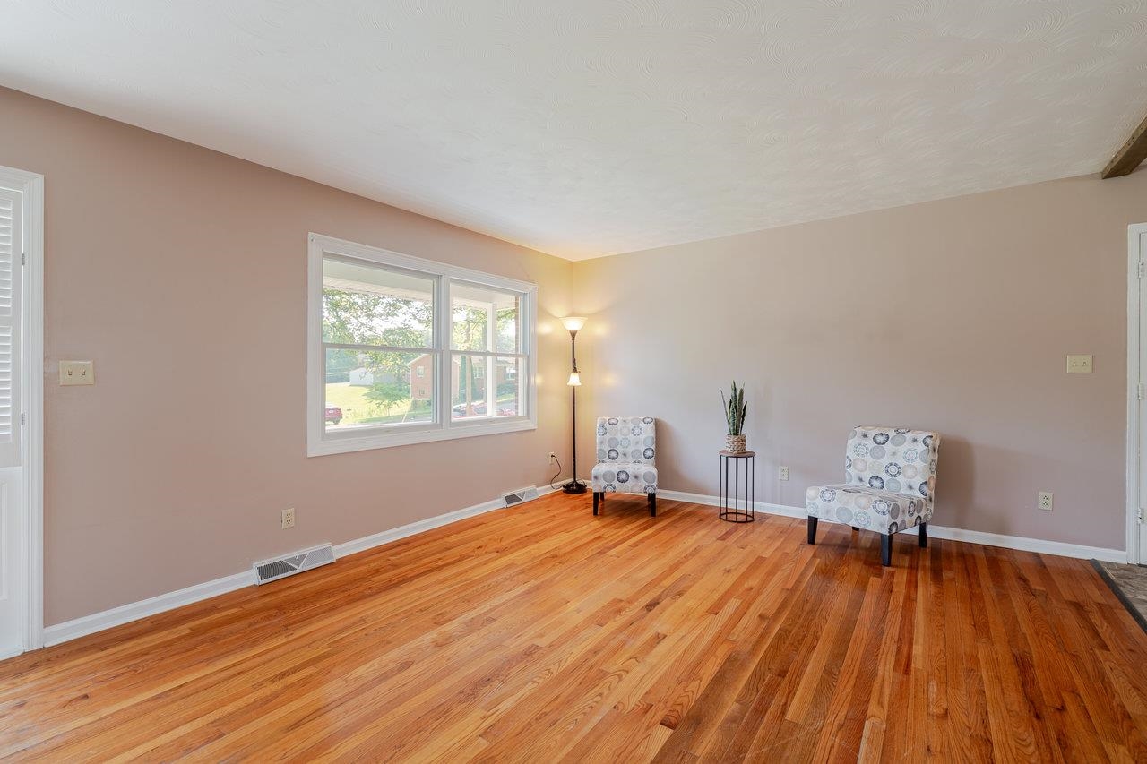 405 CEDAR ST, HARRISONBURG, Virginia 22801, 3 Bedrooms Bedrooms, ,1 BathroomBathrooms,Residential,405 CEDAR ST,666177 MLS # 666177