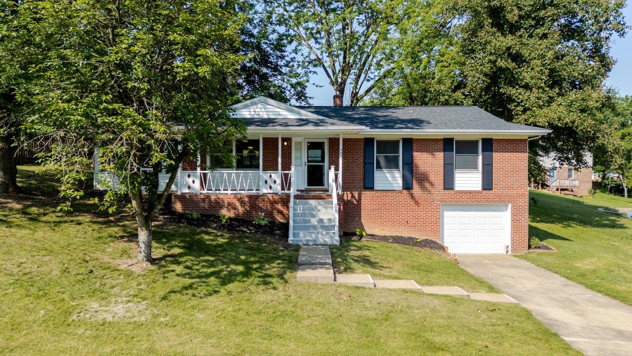 405 CEDAR ST, HARRISONBURG, Virginia 22801, 3 Bedrooms Bedrooms, ,1 BathroomBathrooms,Residential,405 CEDAR ST,666177 MLS # 666177