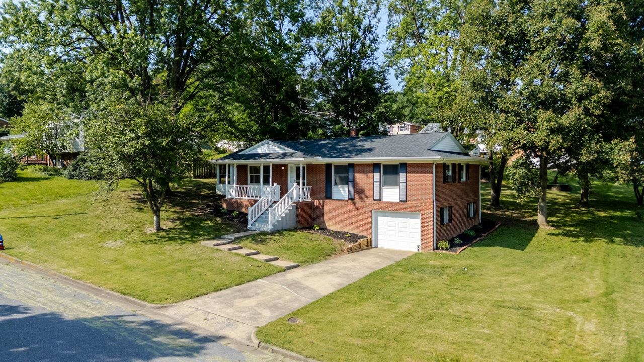405 CEDAR ST, HARRISONBURG, Virginia 22801, 3 Bedrooms Bedrooms, ,1 BathroomBathrooms,Residential,405 CEDAR ST,666177 MLS # 666177