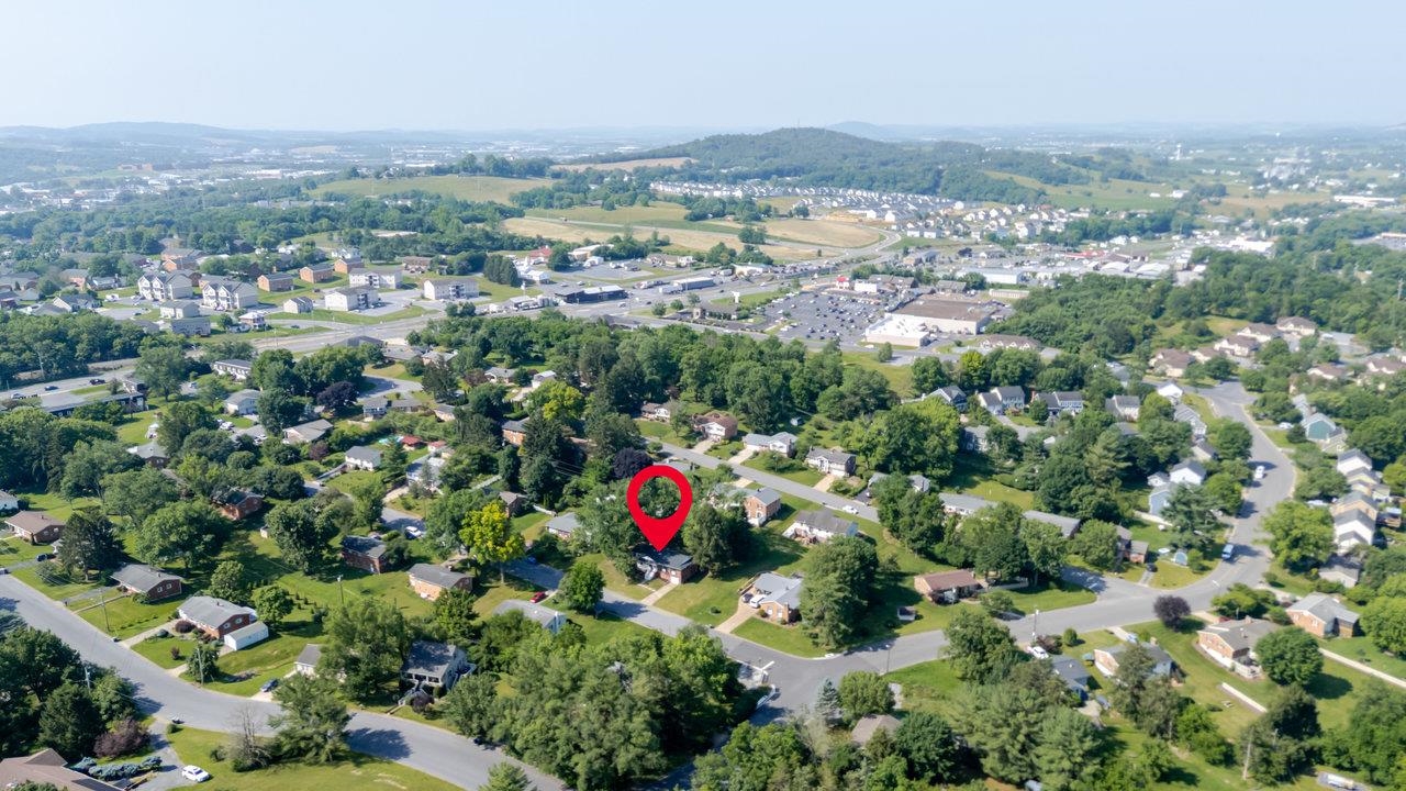 405 CEDAR ST, HARRISONBURG, Virginia 22801, 3 Bedrooms Bedrooms, ,1 BathroomBathrooms,Residential,405 CEDAR ST,666177 MLS # 666177