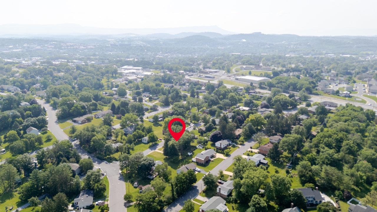 405 CEDAR ST, HARRISONBURG, Virginia 22801, 3 Bedrooms Bedrooms, ,1 BathroomBathrooms,Residential,405 CEDAR ST,666177 MLS # 666177