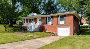 405 CEDAR ST, HARRISONBURG, Virginia 22801, 3 Bedrooms Bedrooms, ,1 BathroomBathrooms,Residential,405 CEDAR ST,666177 MLS # 666177