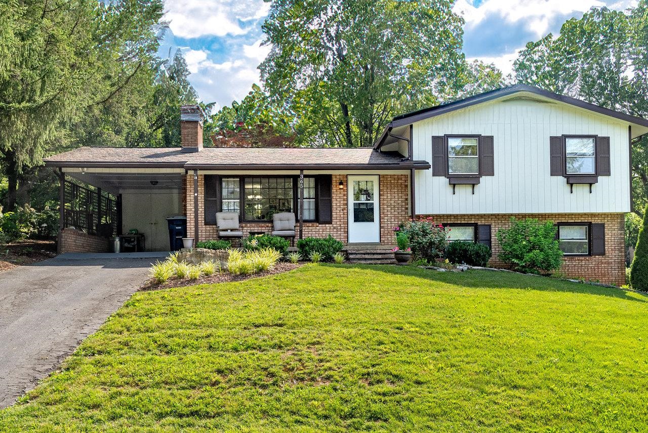 365 WEST AVE, HARRISONBURG, Virginia 22801, 3 Bedrooms Bedrooms, ,2 BathroomsBathrooms,Residential,365 WEST AVE,666178 MLS # 666178