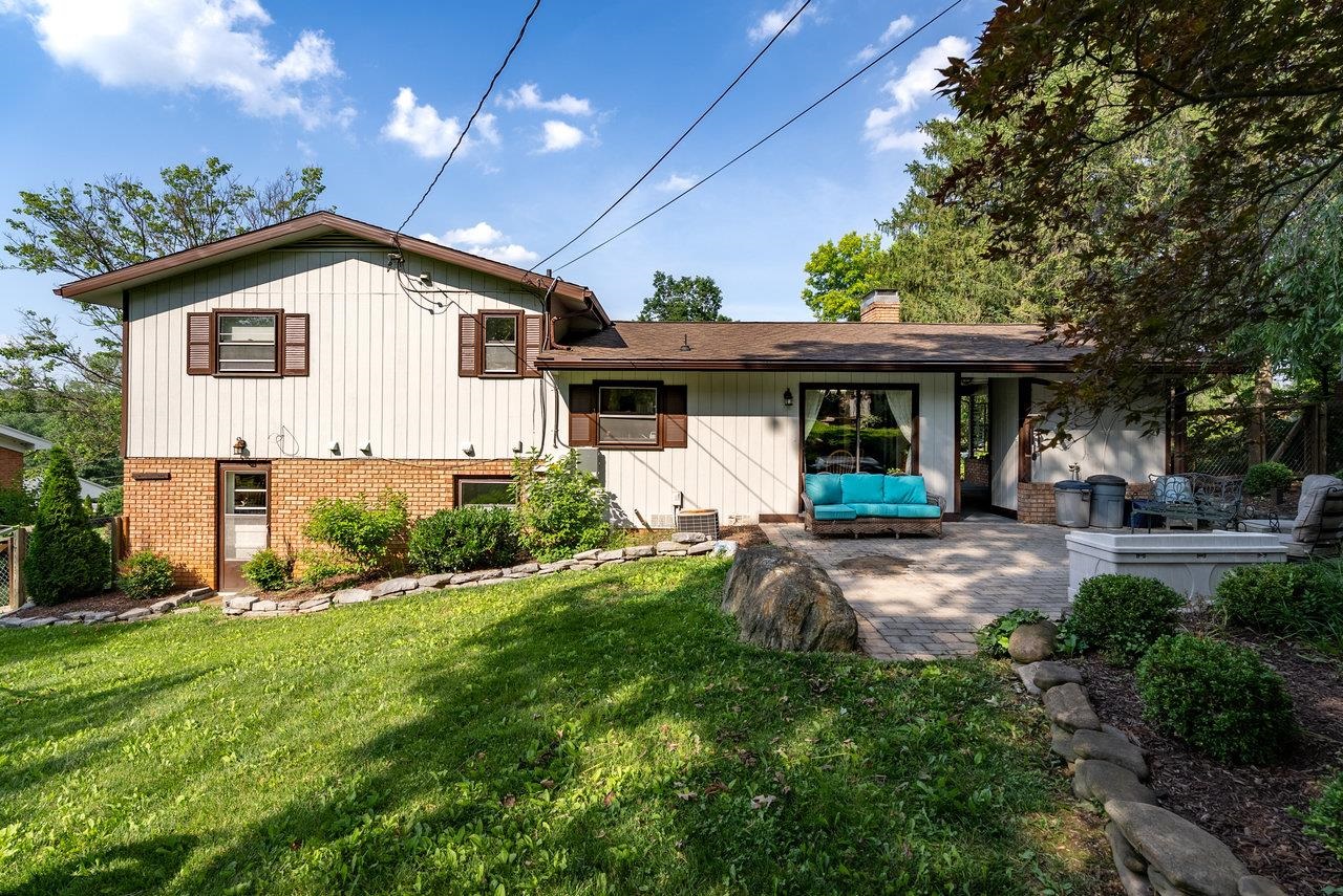 365 WEST AVE, HARRISONBURG, Virginia 22801, 3 Bedrooms Bedrooms, ,2 BathroomsBathrooms,Residential,365 WEST AVE,666178 MLS # 666178