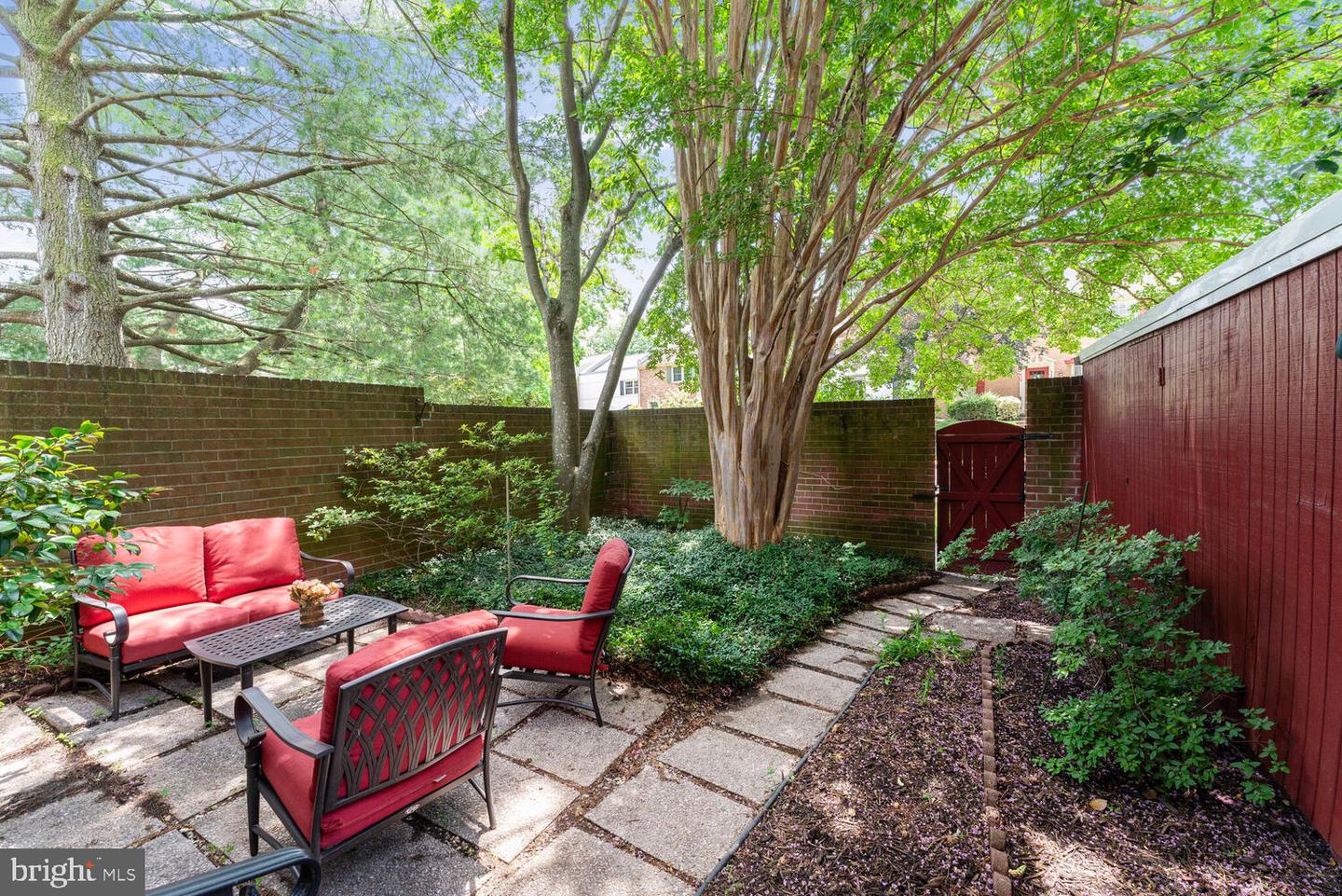5932 QUEENSTON ST, SPRINGFIELD, Virginia 22152, 3 Bedrooms Bedrooms, ,2 BathroomsBathrooms,Residential,For sale,5932 QUEENSTON ST,VAFX2241732 MLS # VAFX2241732