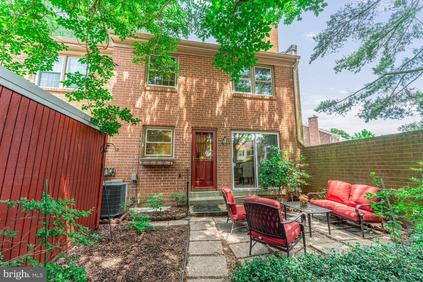 5932 QUEENSTON ST, SPRINGFIELD, Virginia 22152, 3 Bedrooms Bedrooms, ,2 BathroomsBathrooms,Residential,For sale,5932 QUEENSTON ST,VAFX2241732 MLS # VAFX2241732
