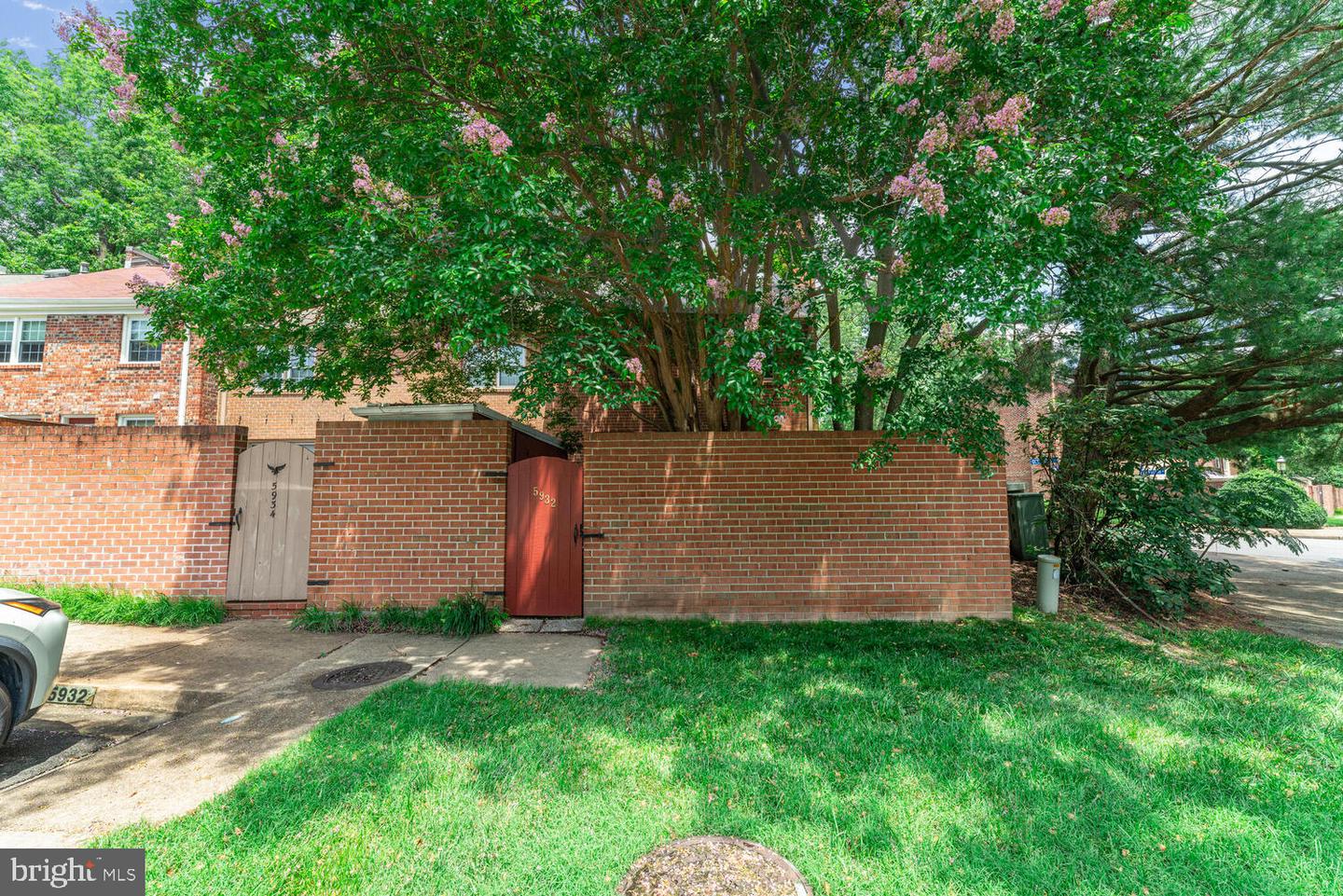 5932 QUEENSTON ST, SPRINGFIELD, Virginia 22152, 3 Bedrooms Bedrooms, ,2 BathroomsBathrooms,Residential,For sale,5932 QUEENSTON ST,VAFX2241732 MLS # VAFX2241732