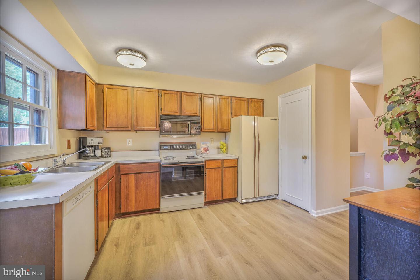 5932 QUEENSTON ST, SPRINGFIELD, Virginia 22152, 3 Bedrooms Bedrooms, ,2 BathroomsBathrooms,Residential,For sale,5932 QUEENSTON ST,VAFX2241732 MLS # VAFX2241732