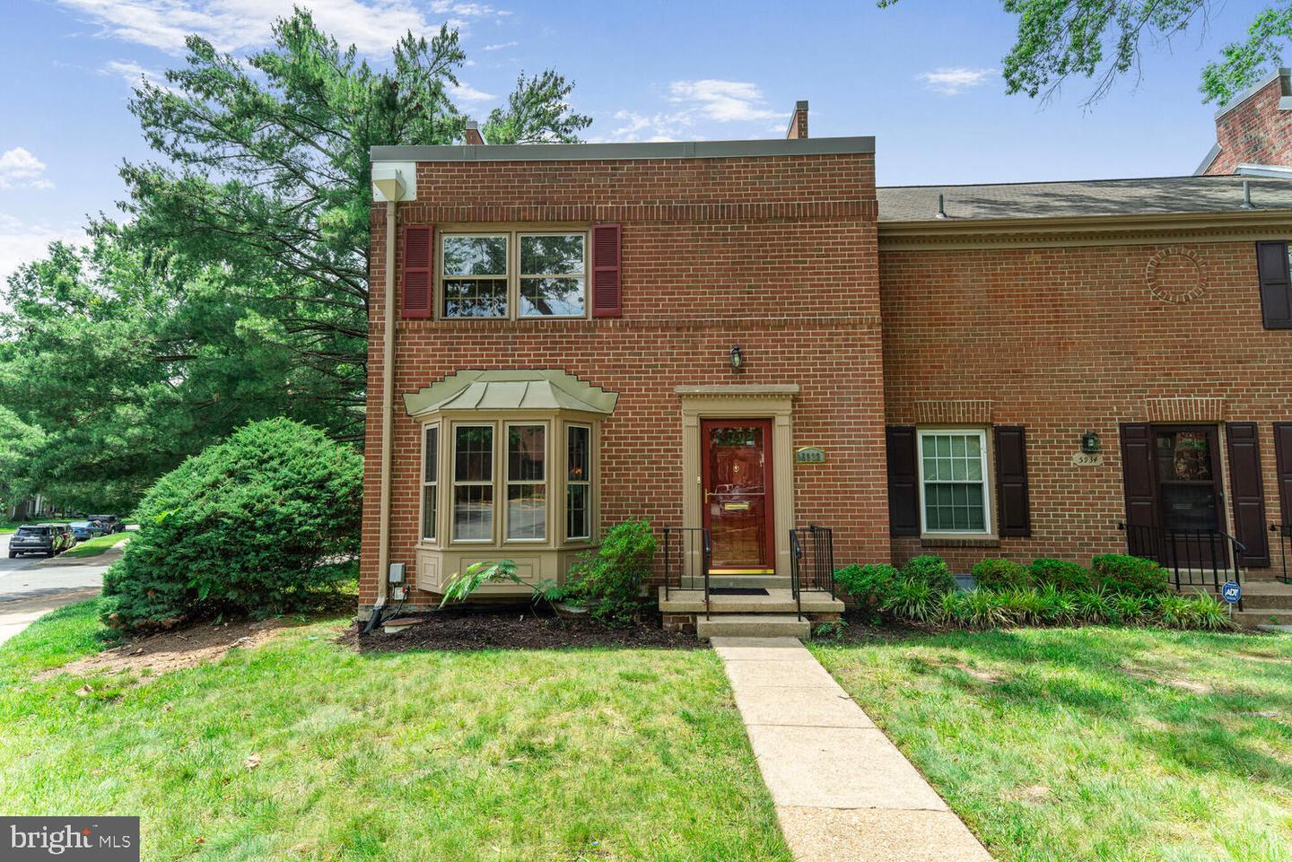 5932 QUEENSTON ST, SPRINGFIELD, Virginia 22152, 3 Bedrooms Bedrooms, ,2 BathroomsBathrooms,Residential,For sale,5932 QUEENSTON ST,VAFX2241732 MLS # VAFX2241732