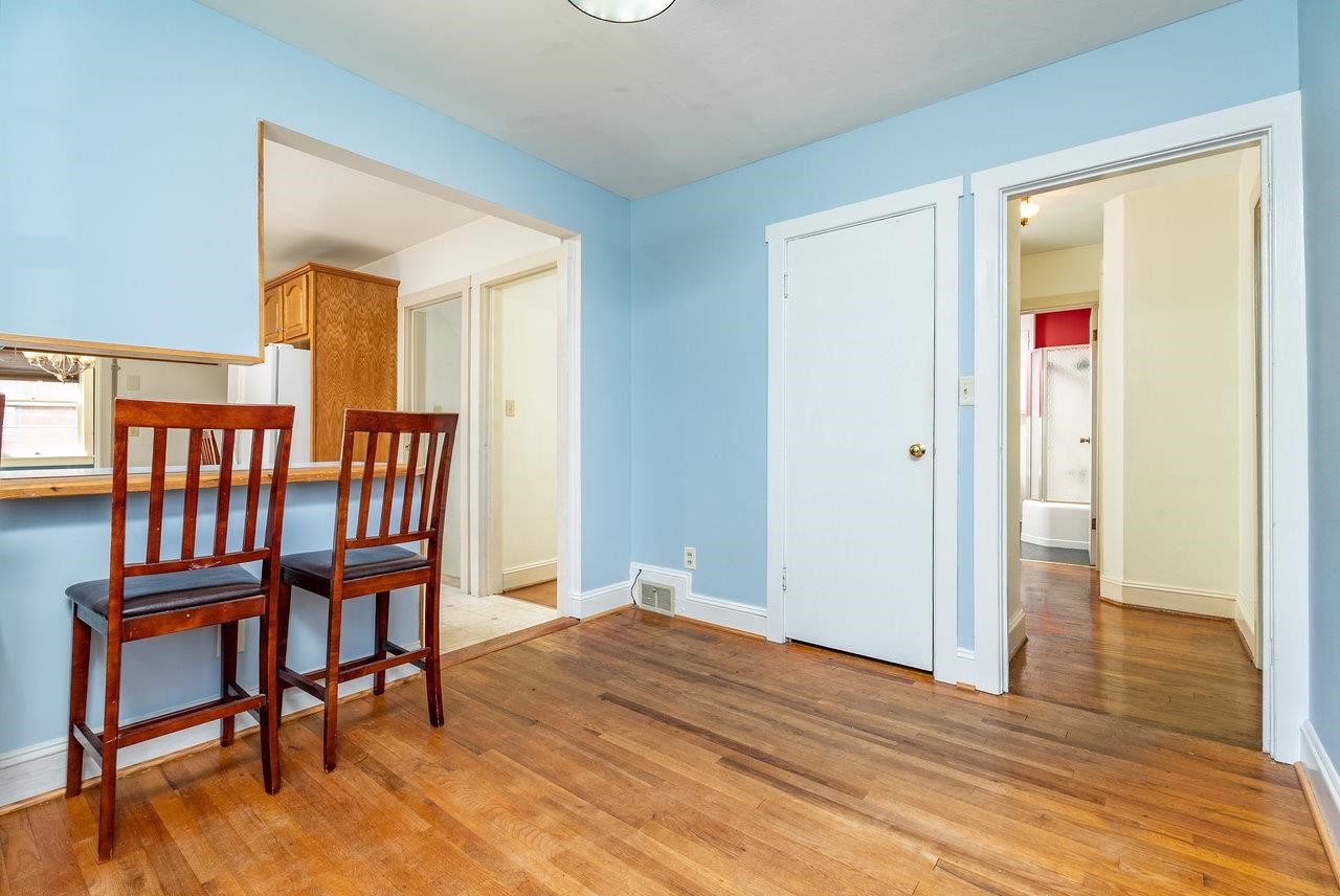 340 NEW YORK AVE, HARRISONBURG, Virginia 22801, 4 Bedrooms Bedrooms, ,3 BathroomsBathrooms,Residential,340 NEW YORK AVE,666186 MLS # 666186