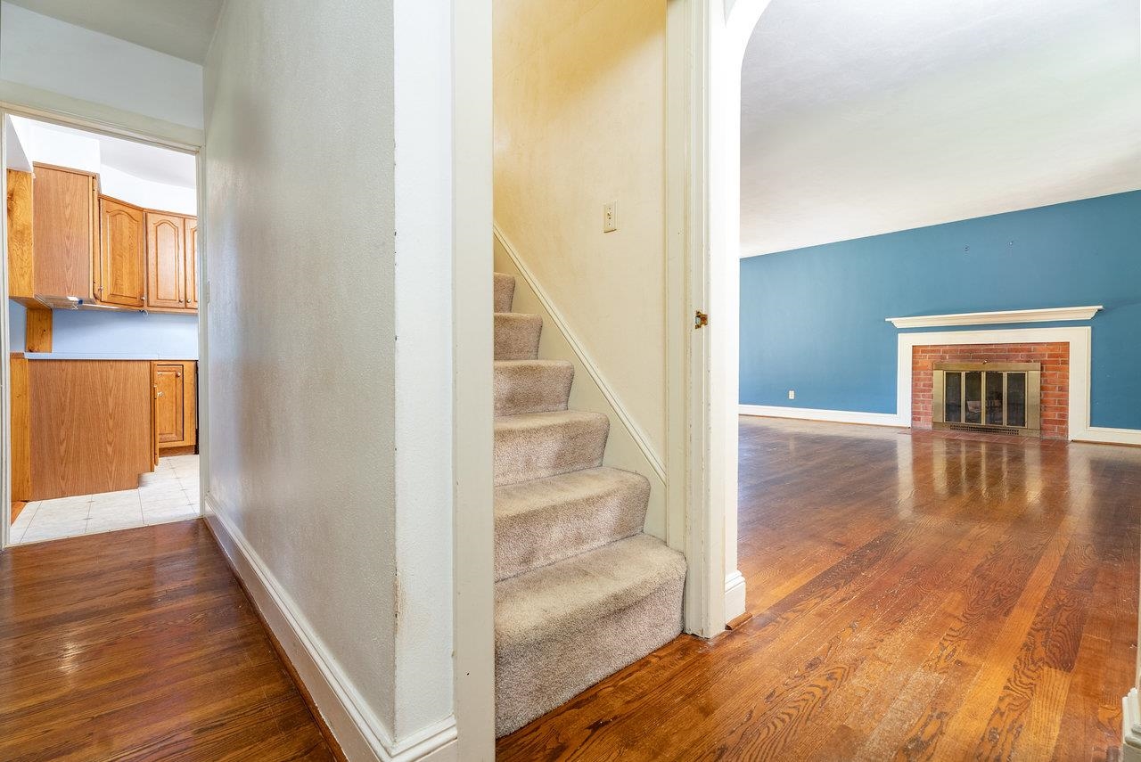340 NEW YORK AVE, HARRISONBURG, Virginia 22801, 4 Bedrooms Bedrooms, ,3 BathroomsBathrooms,Residential,340 NEW YORK AVE,666186 MLS # 666186